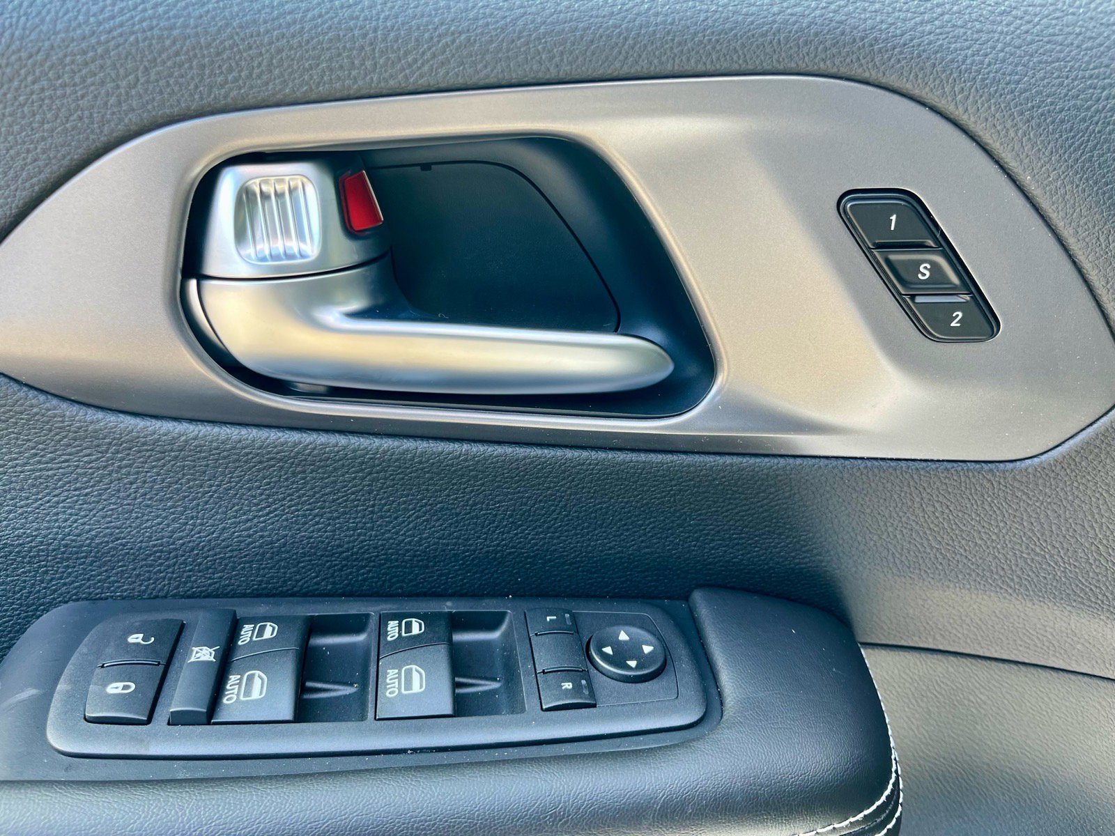 New 2026 Chrysler Pacifica Select image 13