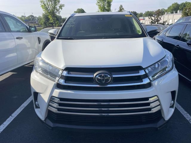 Used 2018 Toyota Highlander Limited FWD image 2