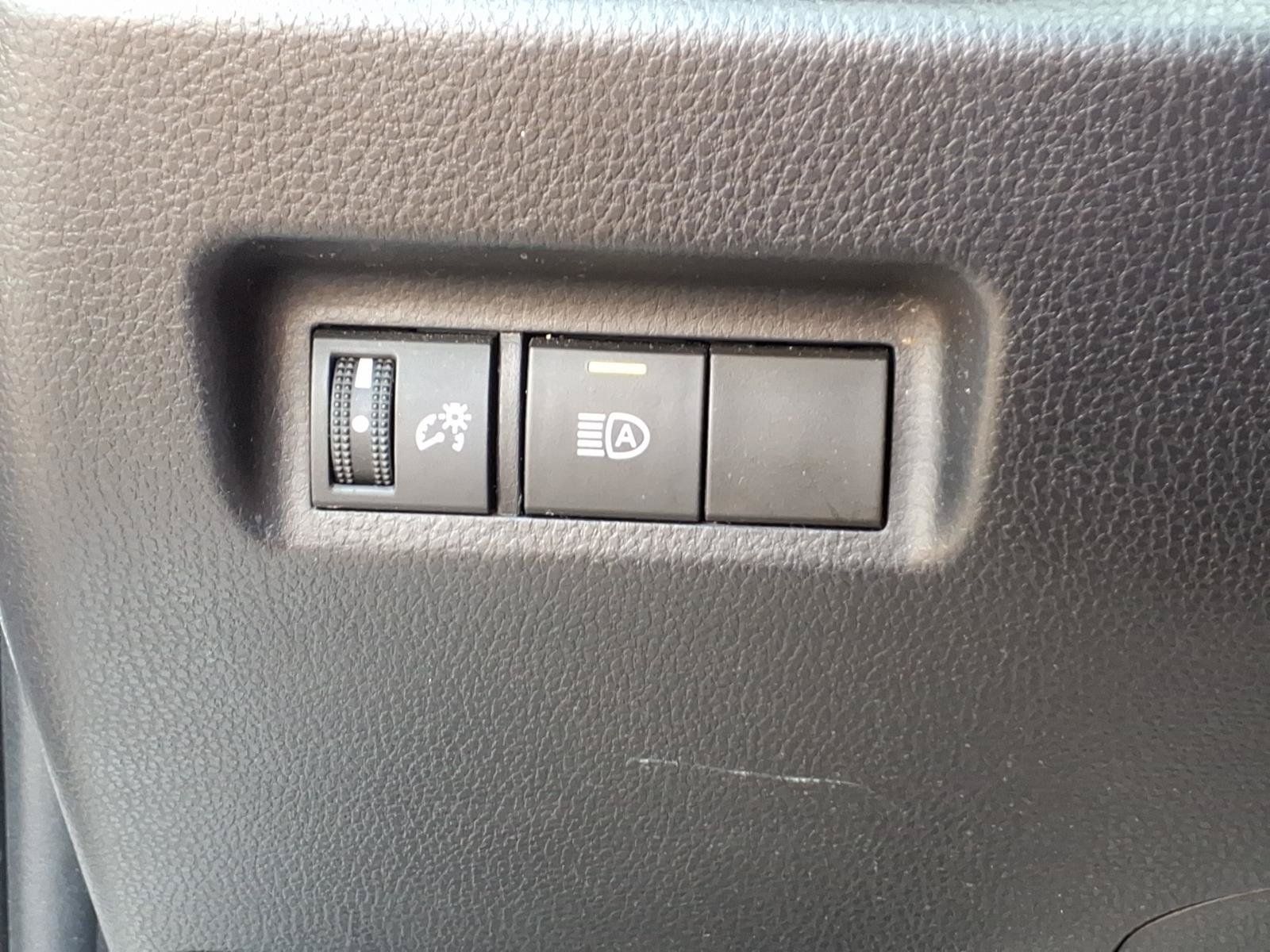 Used 2019 Toyota RAV4 LE w/ All Weather Liner Package AWD/4WD image 22
