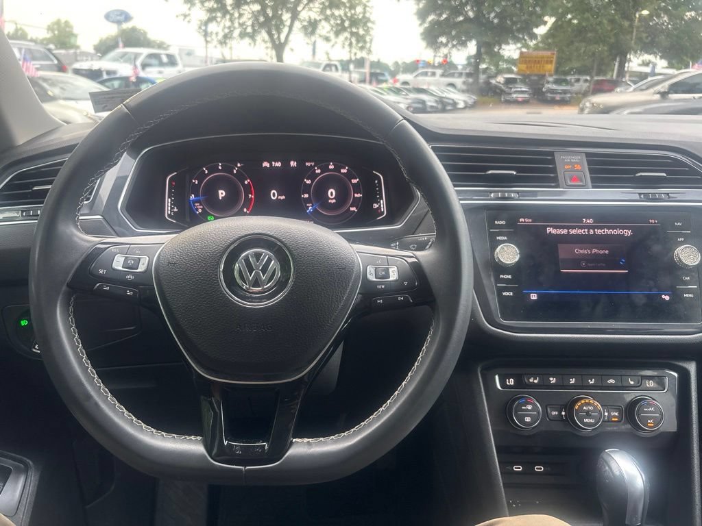 Used 2021 Volkswagen Tiguan SEL AWD/4WD image 39