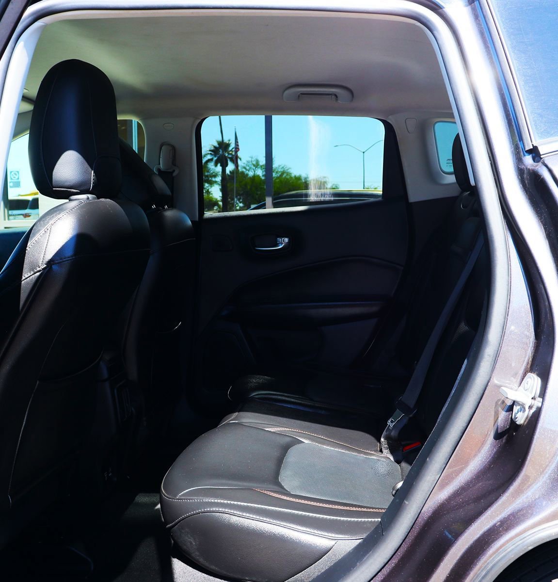 Used 2018 Jeep Compass Limited w/ Navigation Group FWD image 34