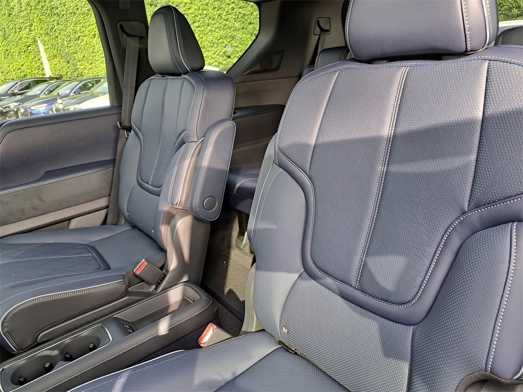 New 2026 INFINITI QX80 SPORT w/ Sport Exterior Package image 11