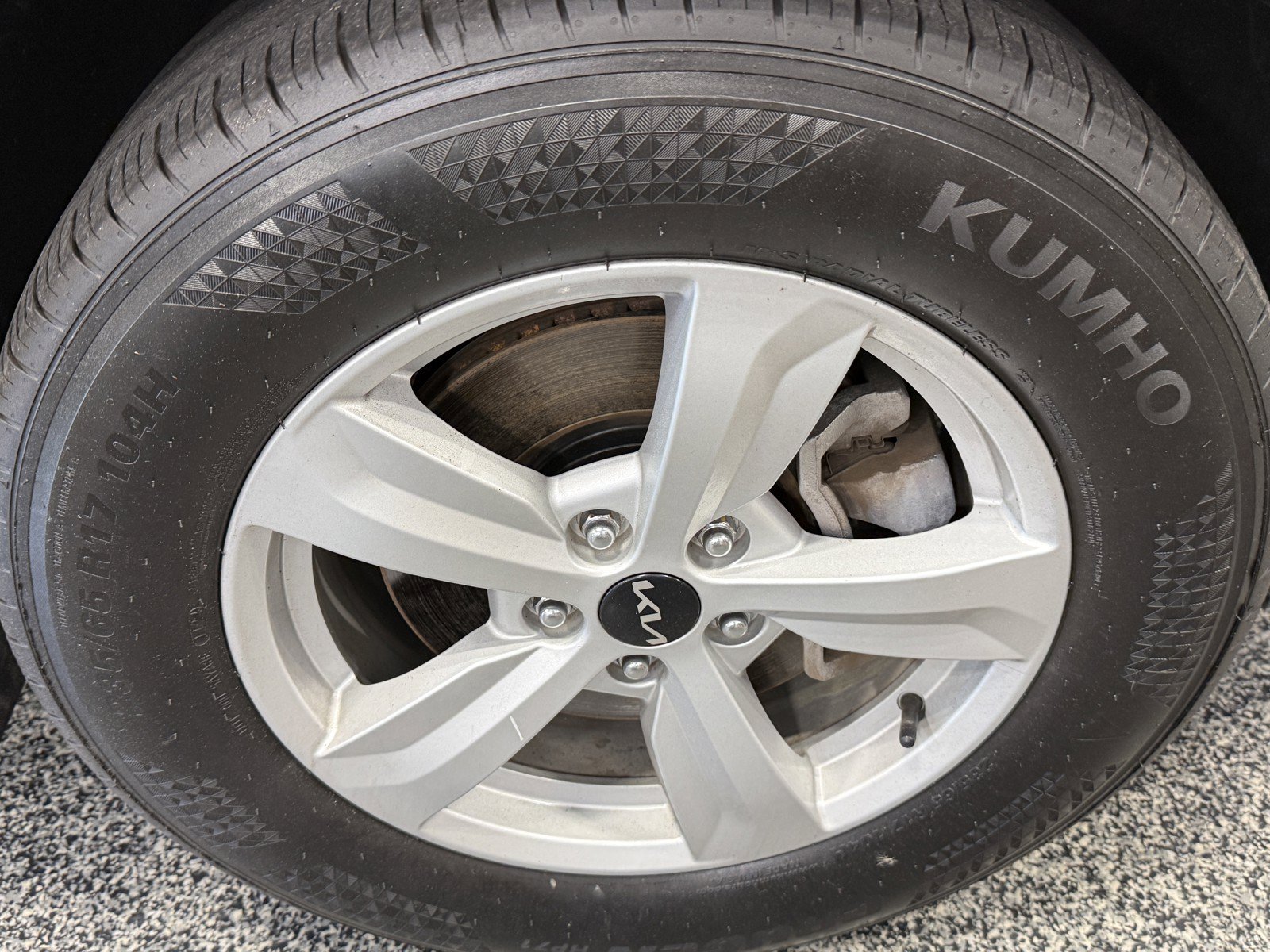 Used 2024 Kia Sorento LX FWD image 27