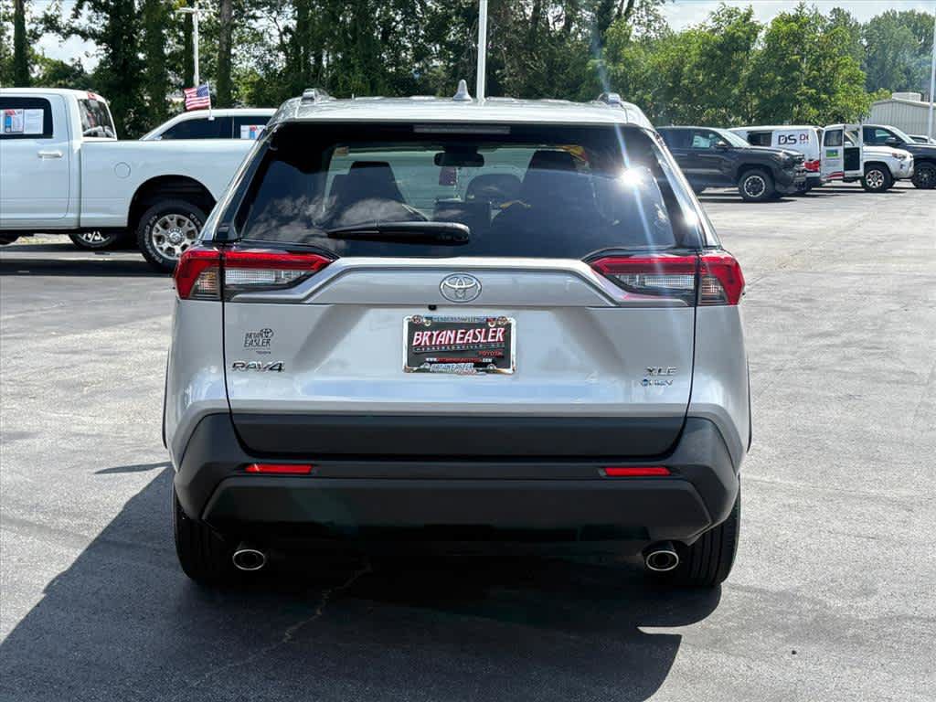 Used 2025 Toyota RAV4 XLE AWD/4WD image 29