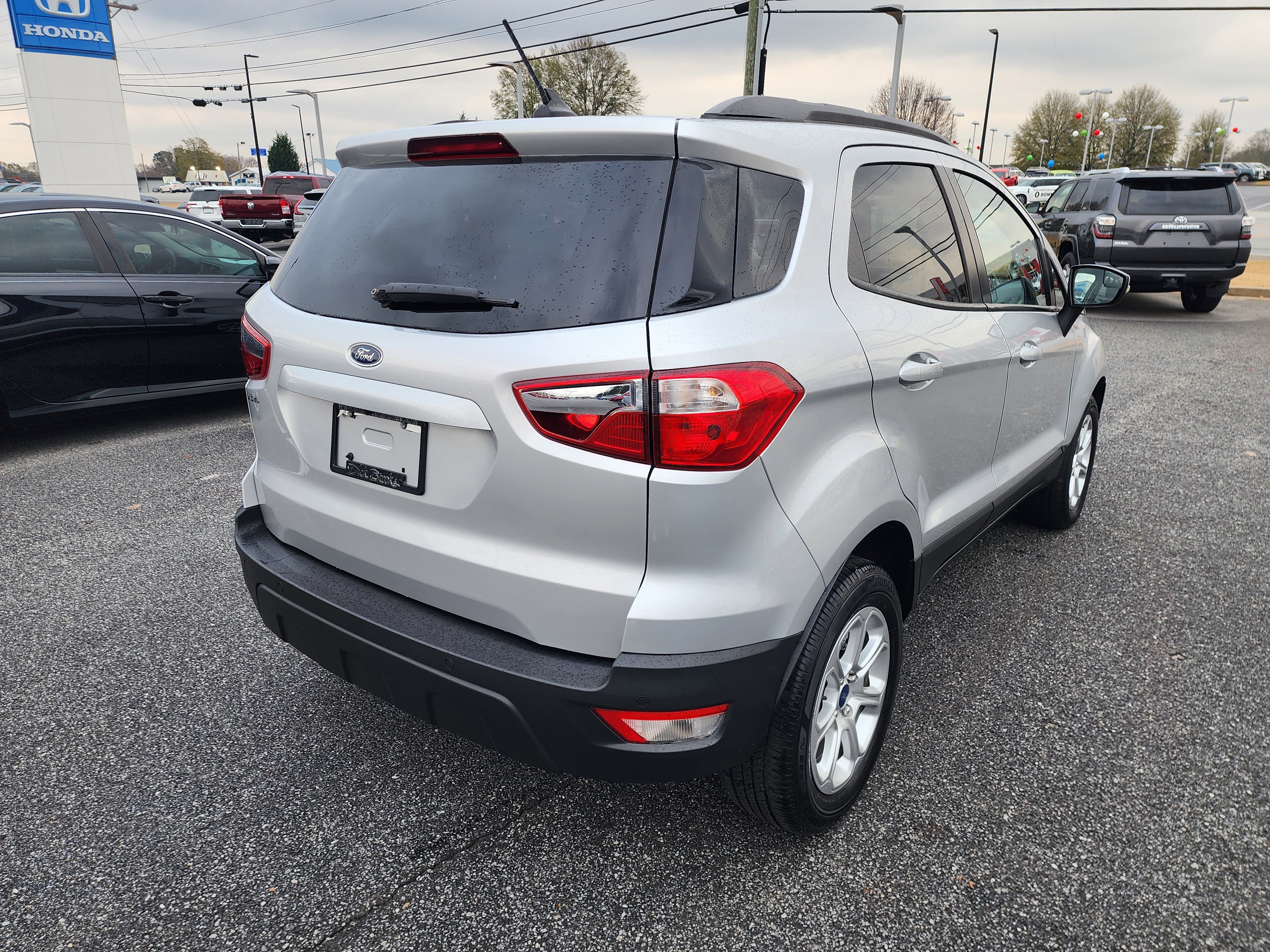 Used 2021 Ford EcoSport SE image 4