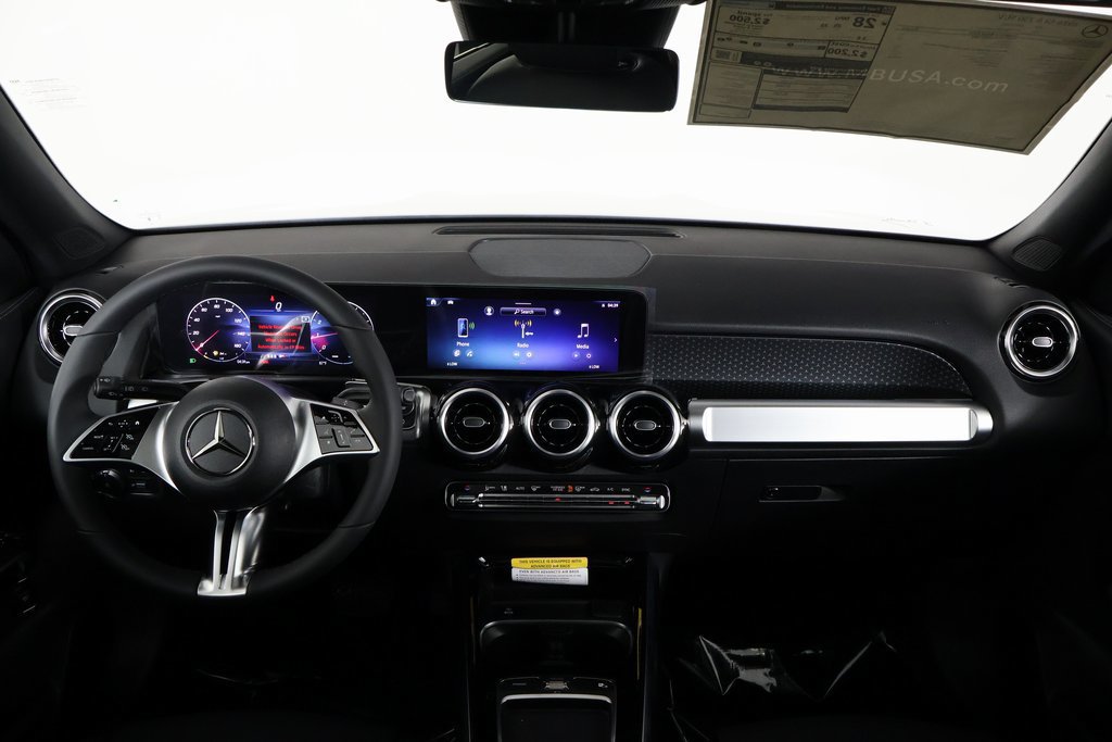 New 2026 Mercedes-Benz GLB 250 image 4