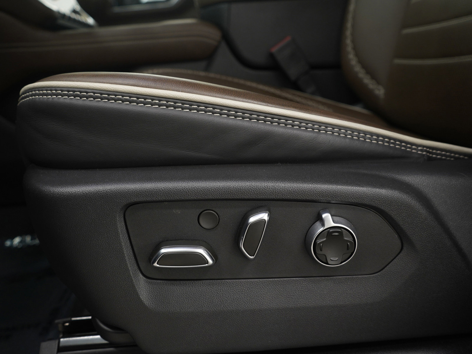 Used 2025 GMC Yukon XL Denali Ultimate image 29