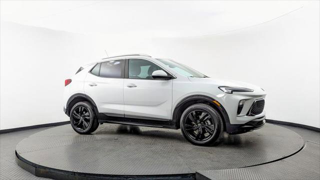 Used 2024 Buick Encore GX Sport Touring image 9