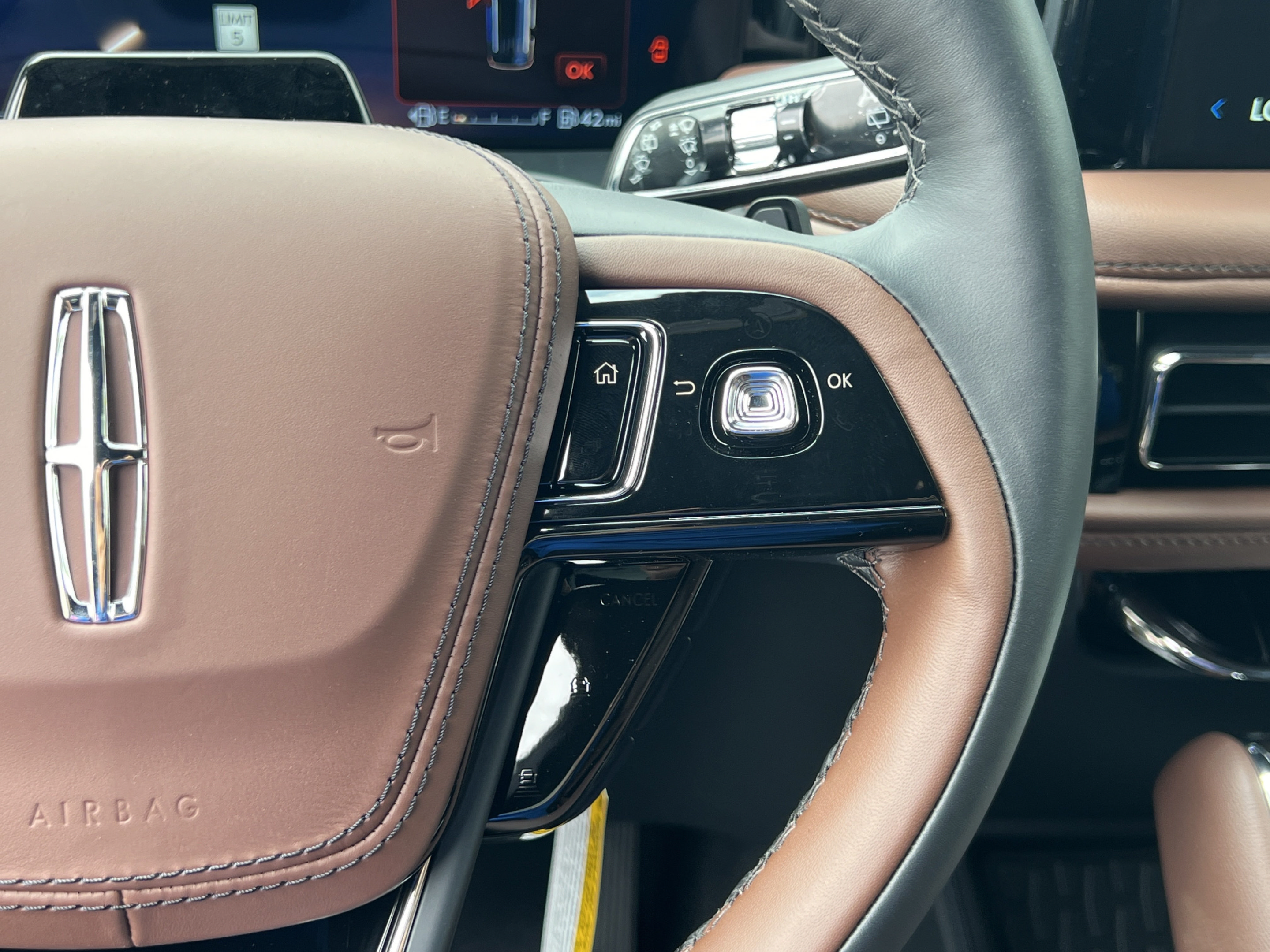 New 2026 Lincoln Aviator Reserve AWD/4WD image 14