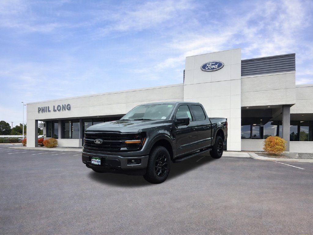 New 2026 Ford F150 XLT w/ Equipment Group 302A MID