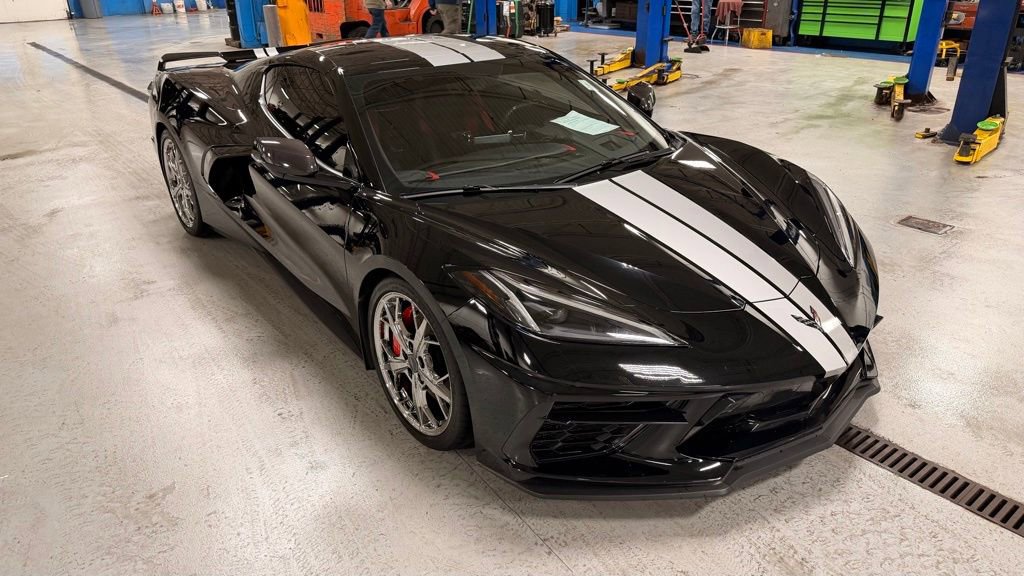 Used 2021 Chevrolet Corvette Stingray Premium Cpe w/ Z51 Performance Package image 2