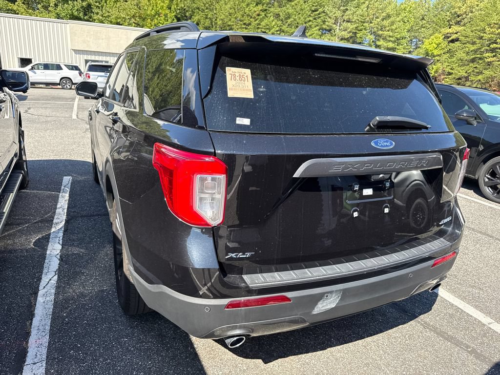 Used 2024 Ford Explorer XLT w/ Equipment Group 202A AWD/4WD image 13