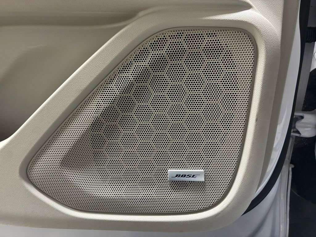 Used 2024 GMC Terrain Denali w/ Denali Premium Package image 24