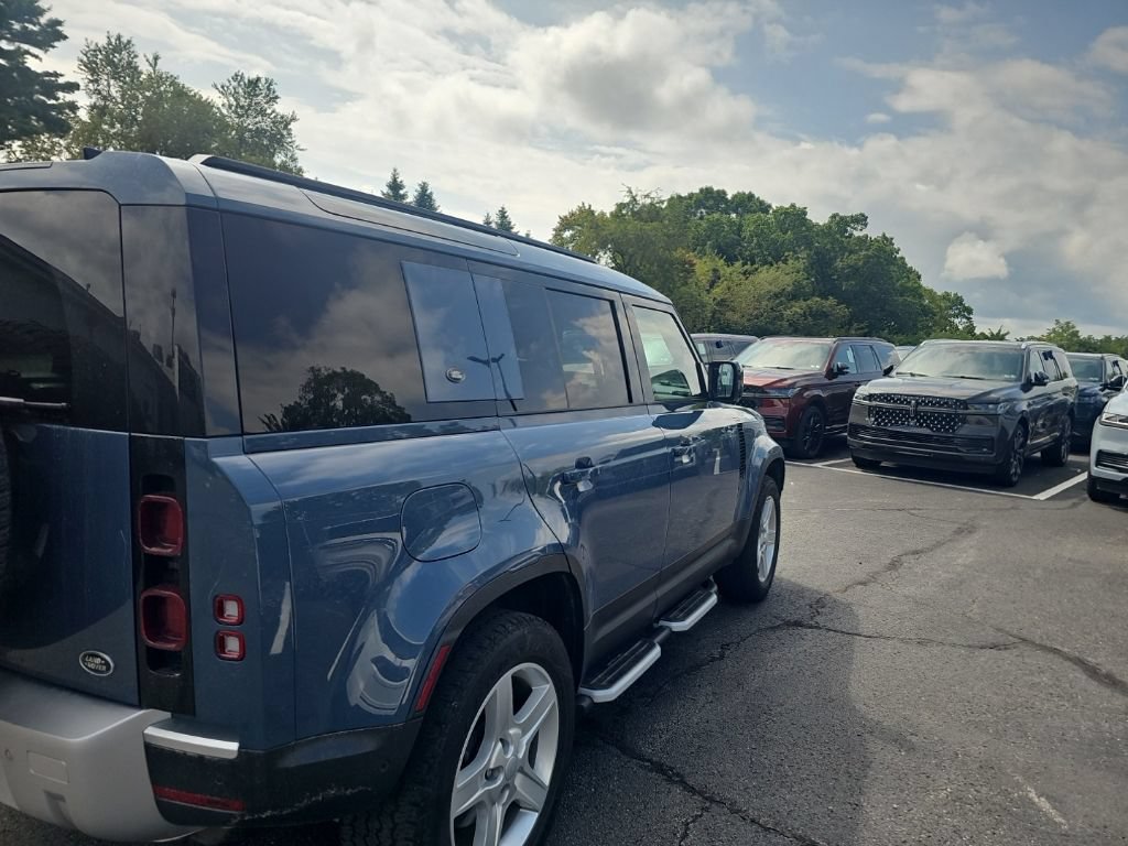 Used 2023 Land Rover Defender 110 SE AWD/4WD image 6