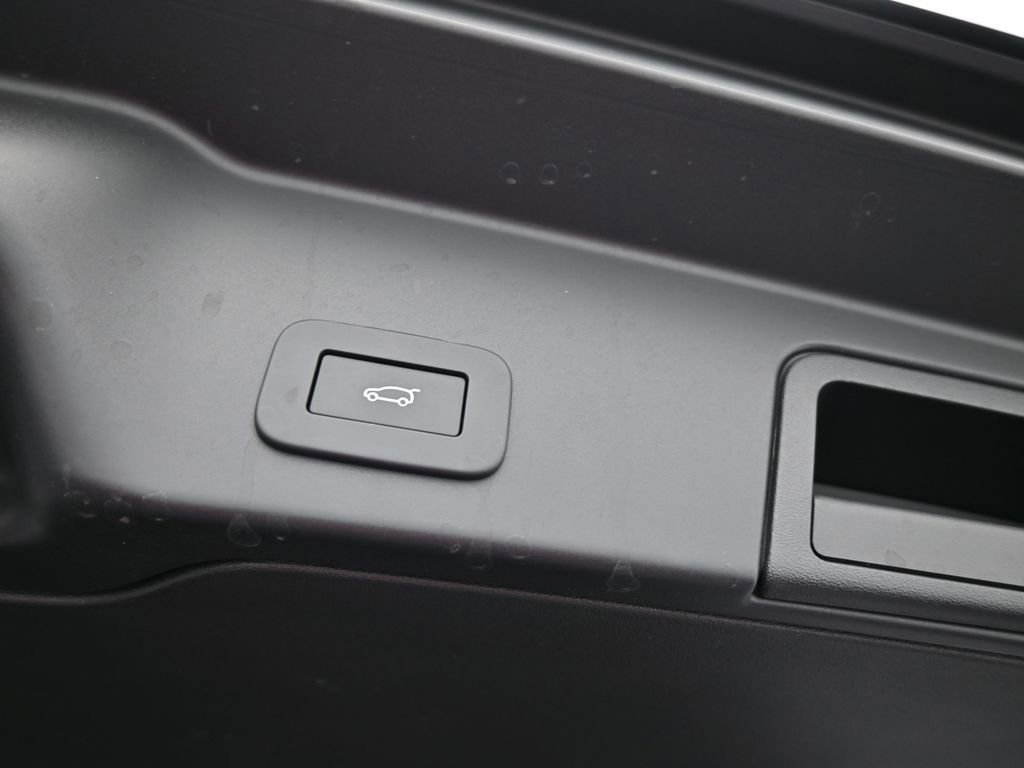 Used 2024 Land Rover Range Rover Evoque S image 30