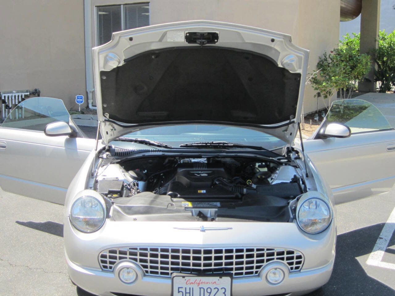 Used 2004 Ford Thunderbird Deluxe RWD image 12
