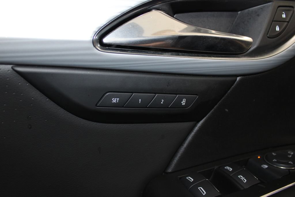 Used 2024 Buick Envision Avenir image 44