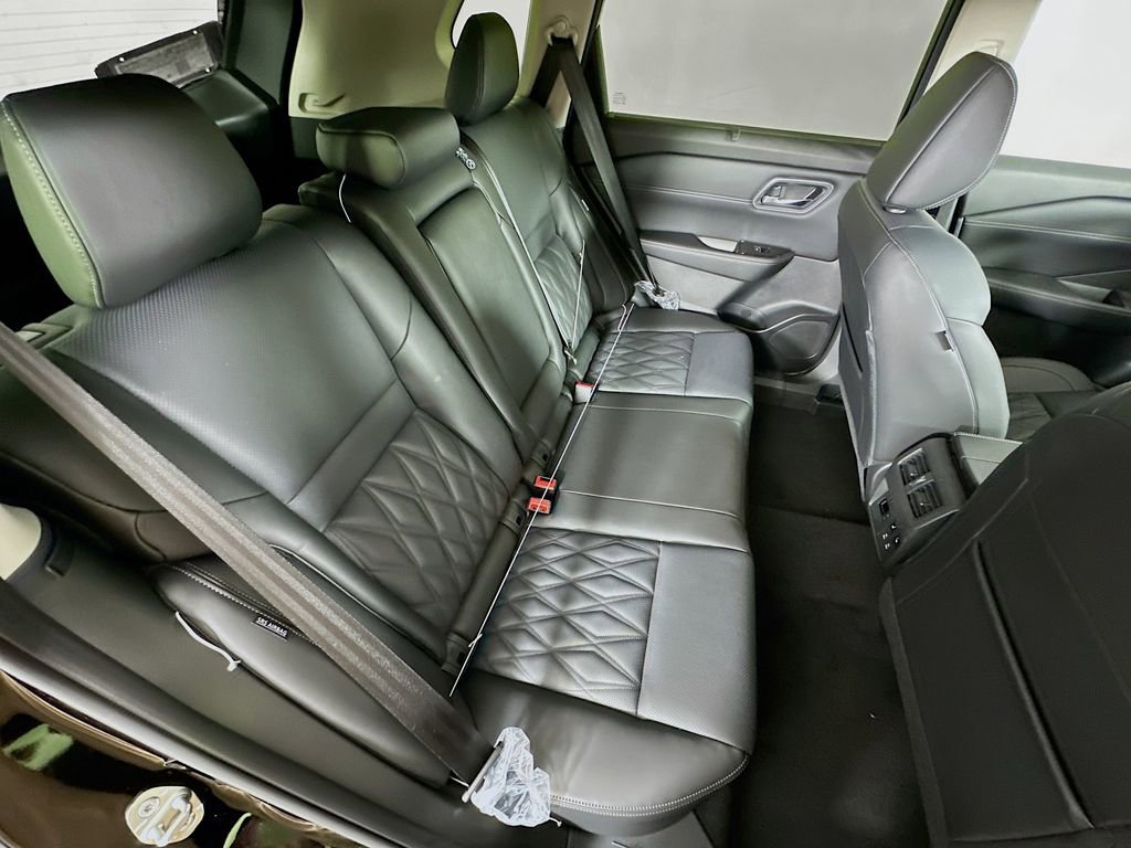 New 2026 Nissan Rogue Platinum w/ Platinum Premium Package image 36