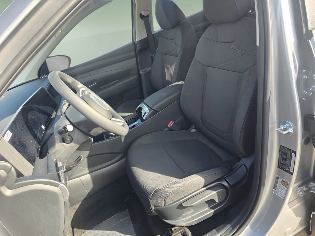 New 2026 Hyundai Tucson SE image 13