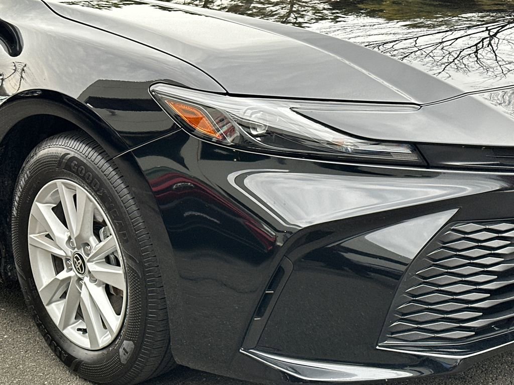Certified 2025 Toyota Camry LE image 9