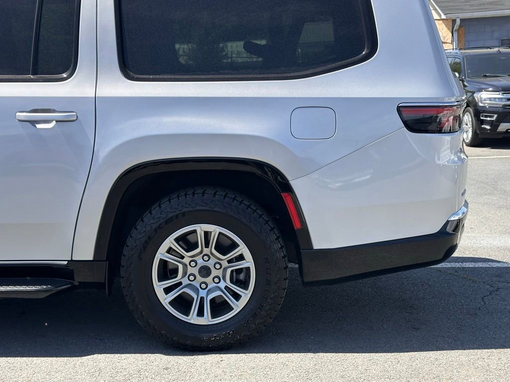 Used 2024 Jeep Wagoneer L 4WD image 43