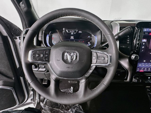 Used 2026 RAM 2500 Laramie AWD/4WD image 13