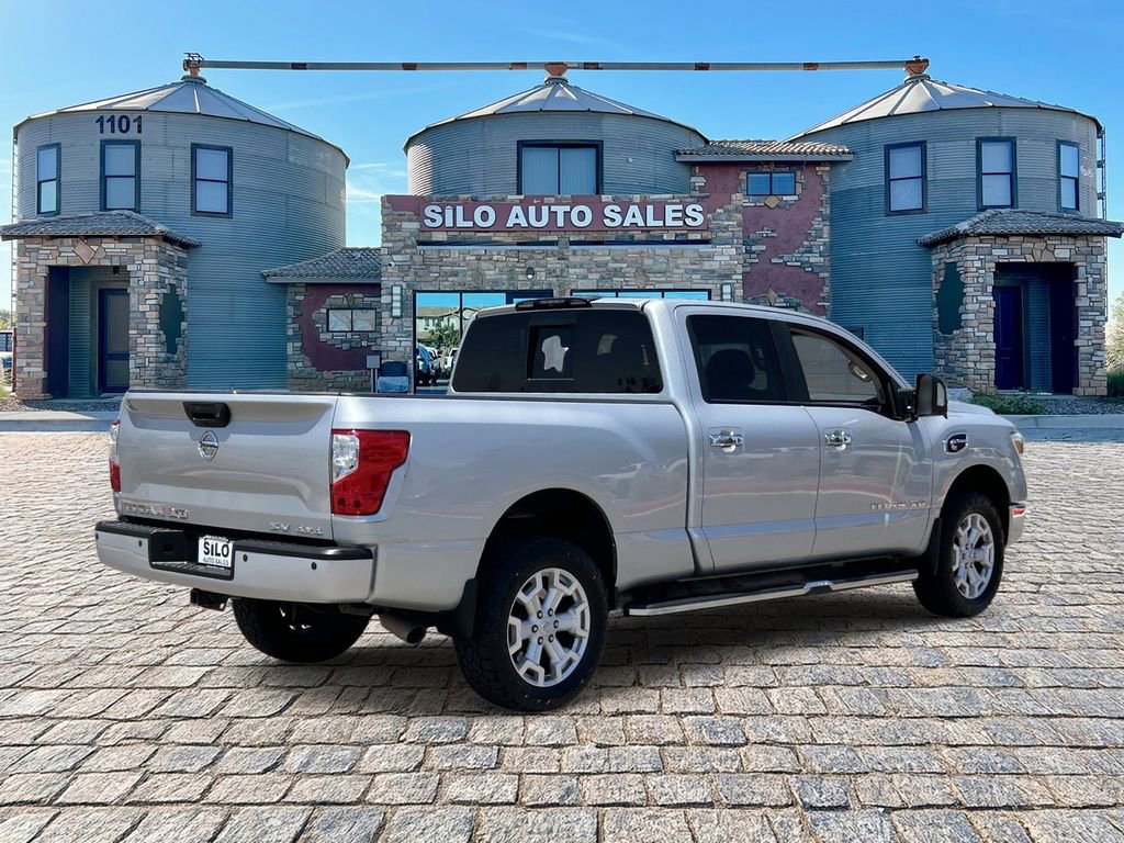 Used 2019 Nissan Titan SV w/ SV Convenience Package AWD/4WD image 4