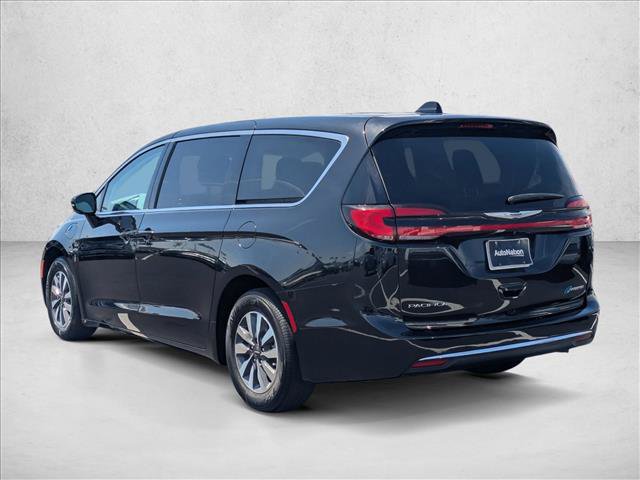 Used 2022 Chrysler Pacifica Touring-L FWD image 8
