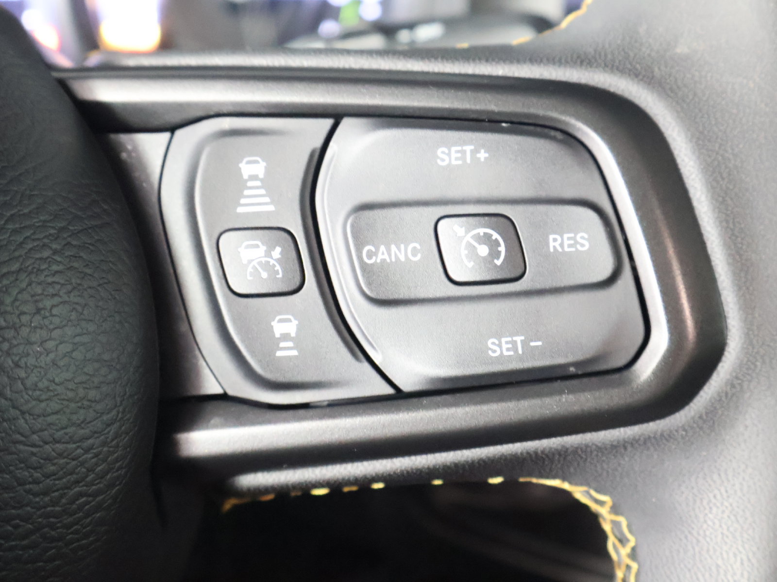 Used 2024 Jeep Wrangler Unlimited AWD/4WD image 35
