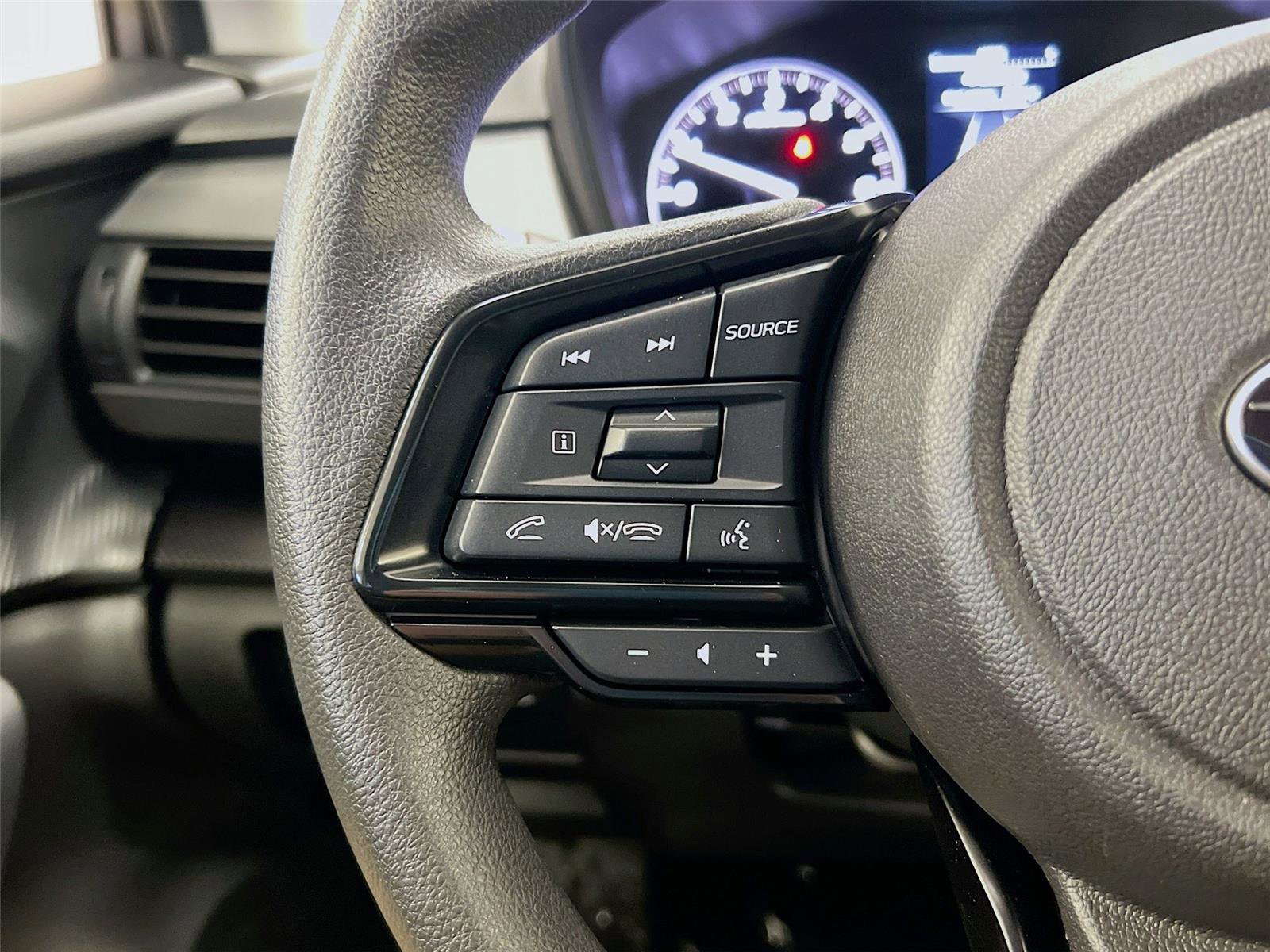 Certified 2025 Subaru Crosstrek 2.0i Premium image 31