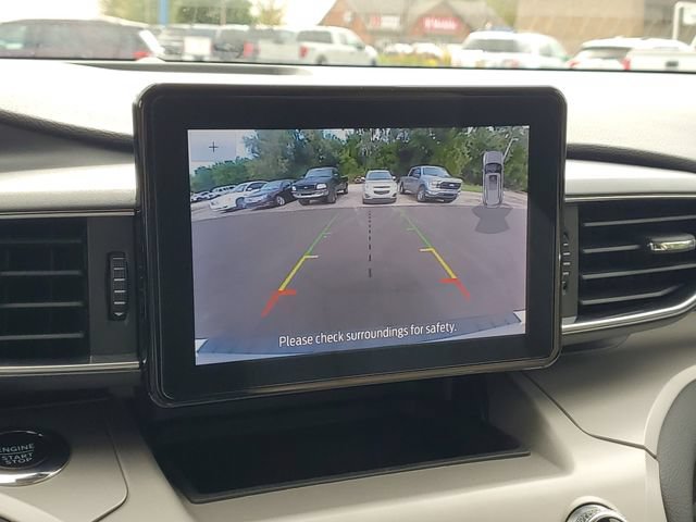 Used 2023 Ford Explorer XLT w/ Equipment Group 202A AWD/4WD image 23