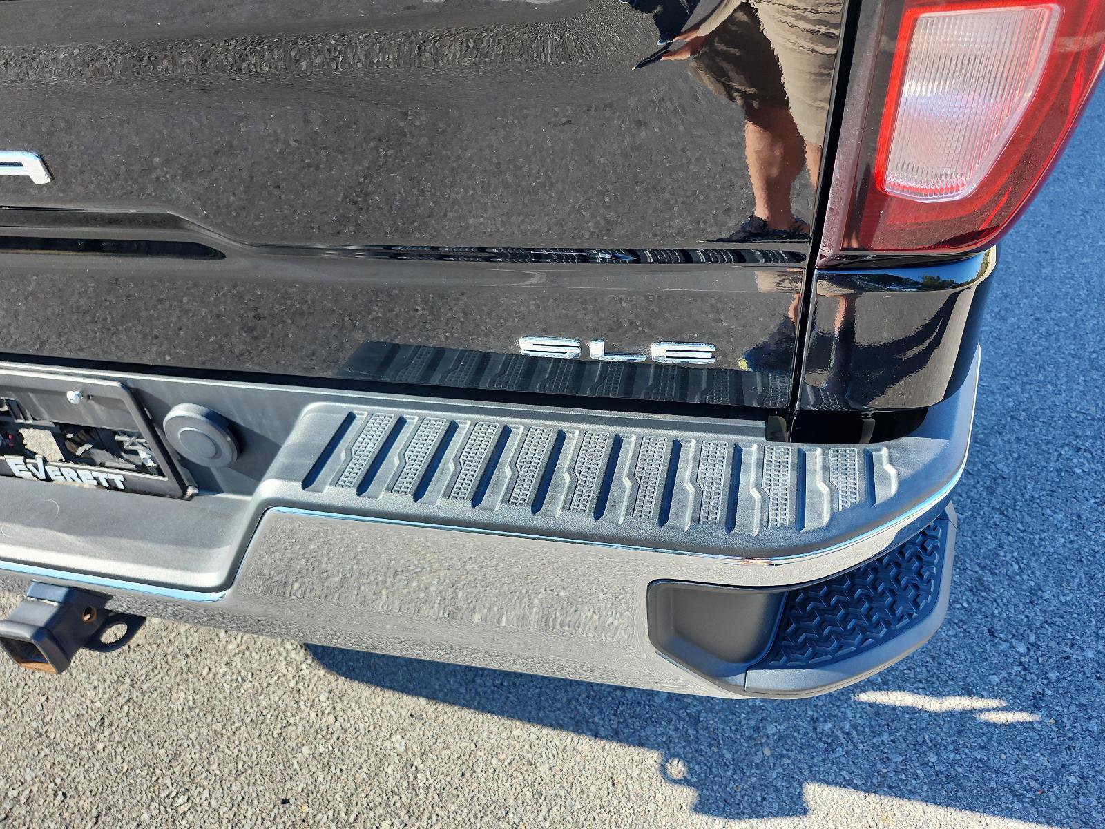 Certified 2022 GMC Sierra 1500 SLE image 4