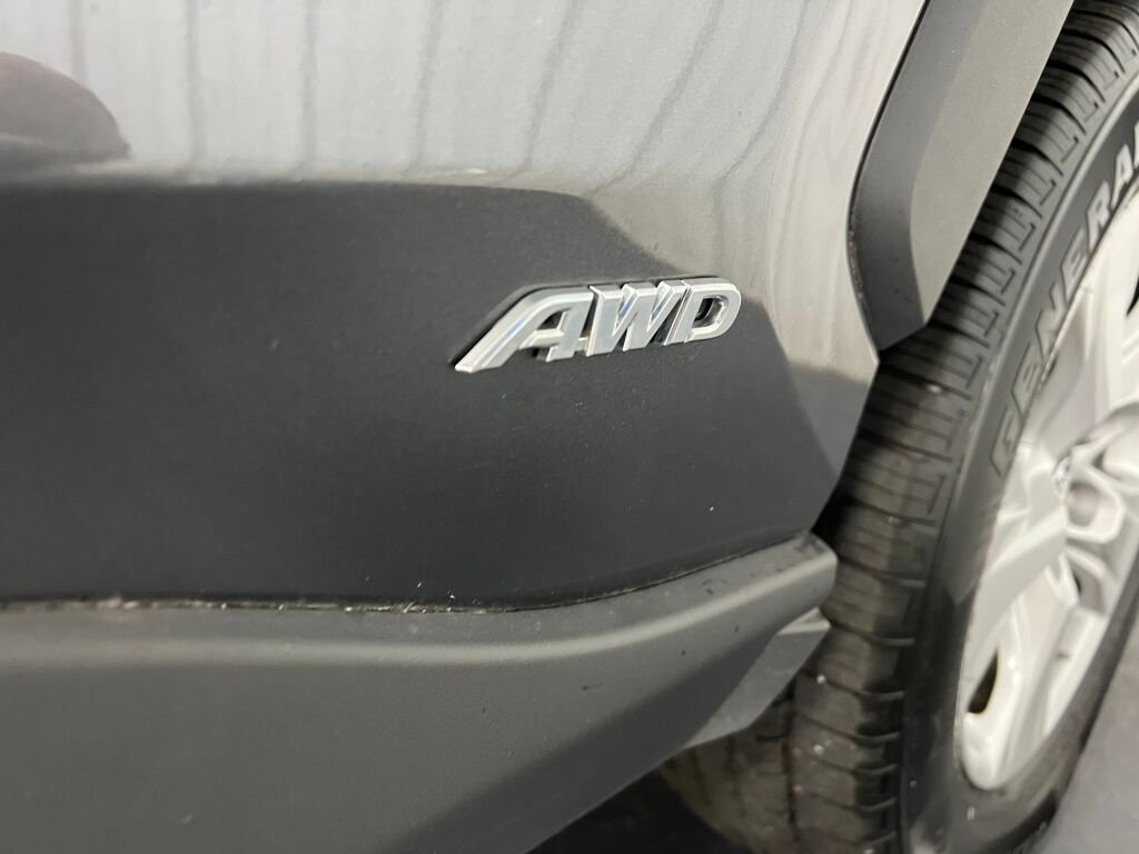 Used 2020 Toyota RAV4 LE image 16