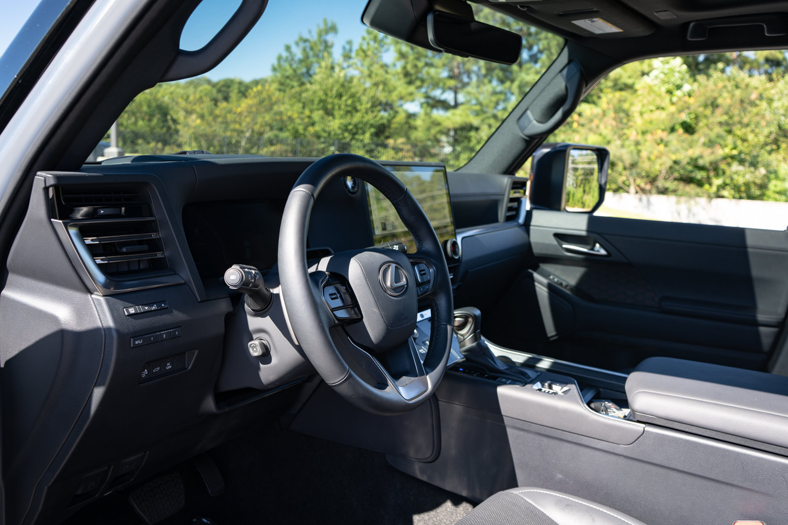 Used 2025 Lexus GX 550 AWD/4WD image 23