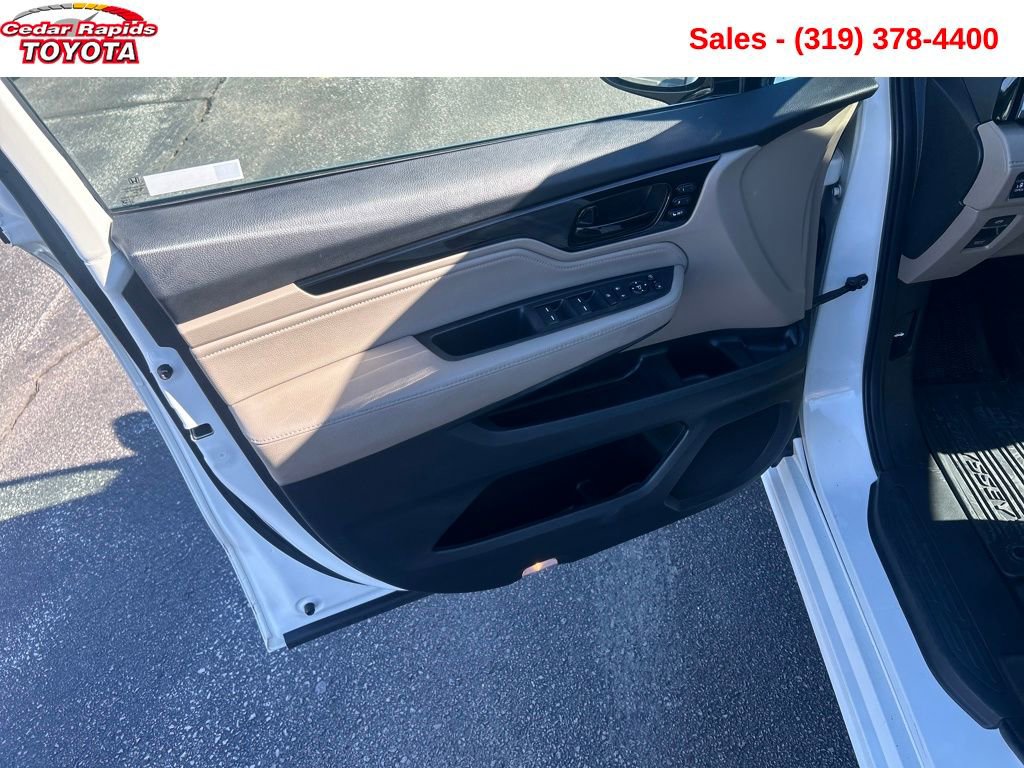 Used 2018 Honda Odyssey Elite image 11
