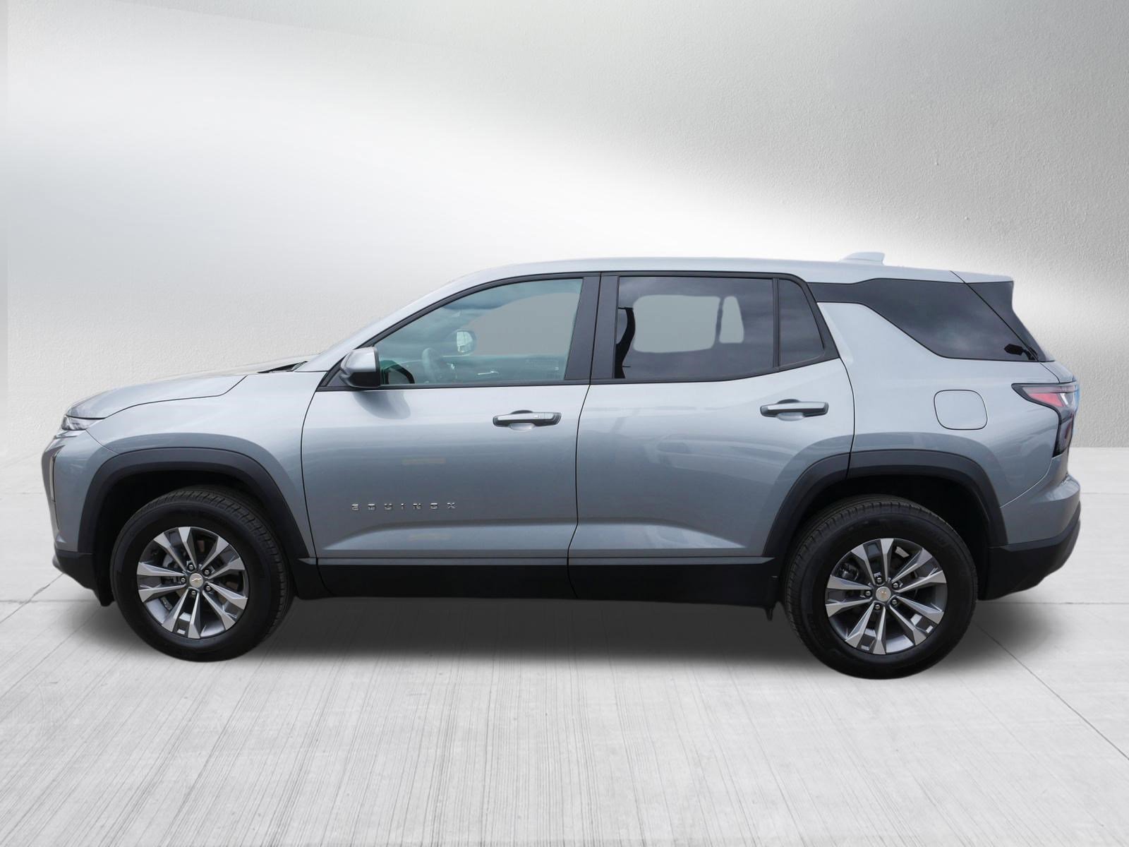 Used 2026 Chevrolet Equinox LT AWD/4WD image 4
