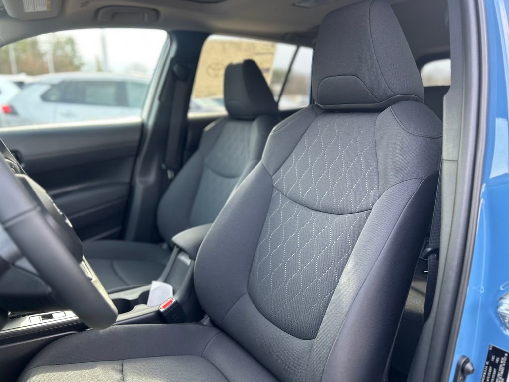 New 2026 Toyota Corolla Cross LE w/ Moonroof Package image 8