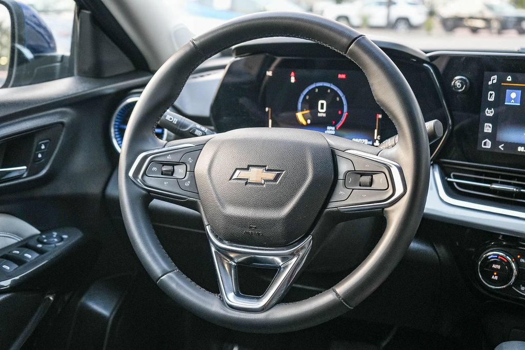Used 2024 Chevrolet Trax LT w/ Driver Confidence Package FWD image 12