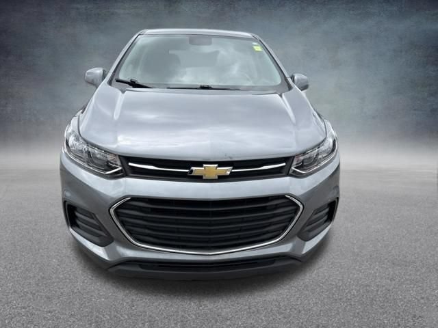 Used 2020 Chevrolet Trax LS w/ Tint and Cruise Package FWD image 3