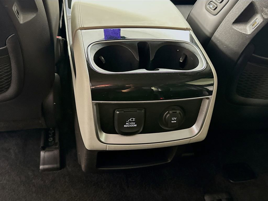 Used 2023 Kia Carnival SX image 31