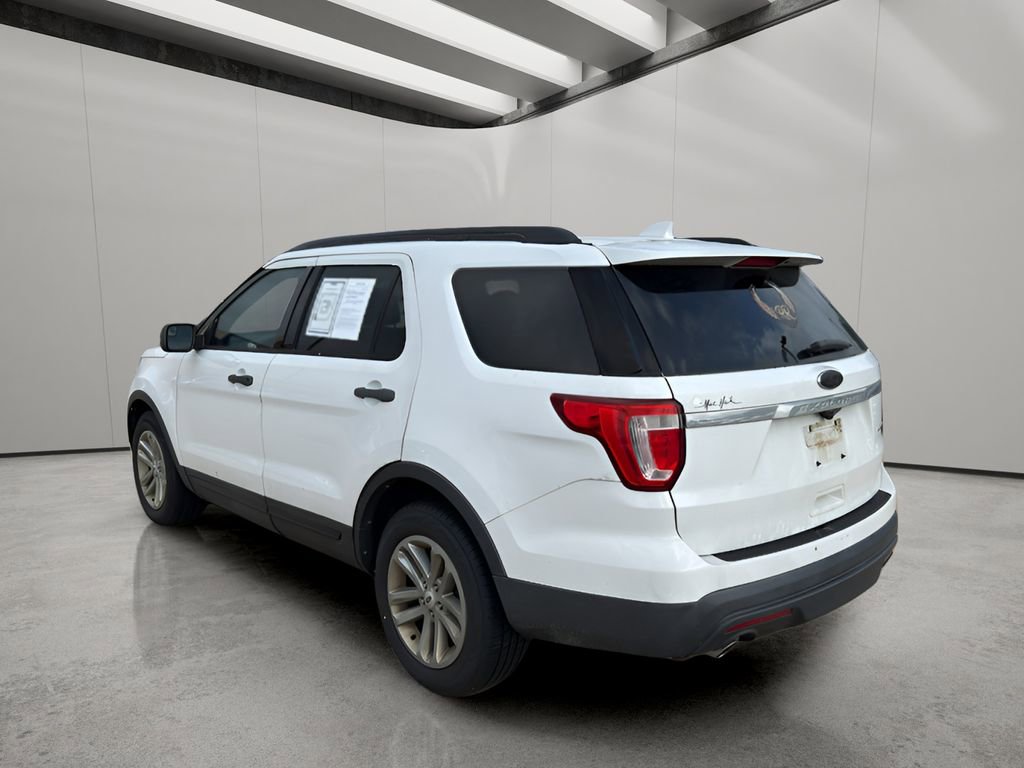 Used 2016 Ford Explorer FWD image 3