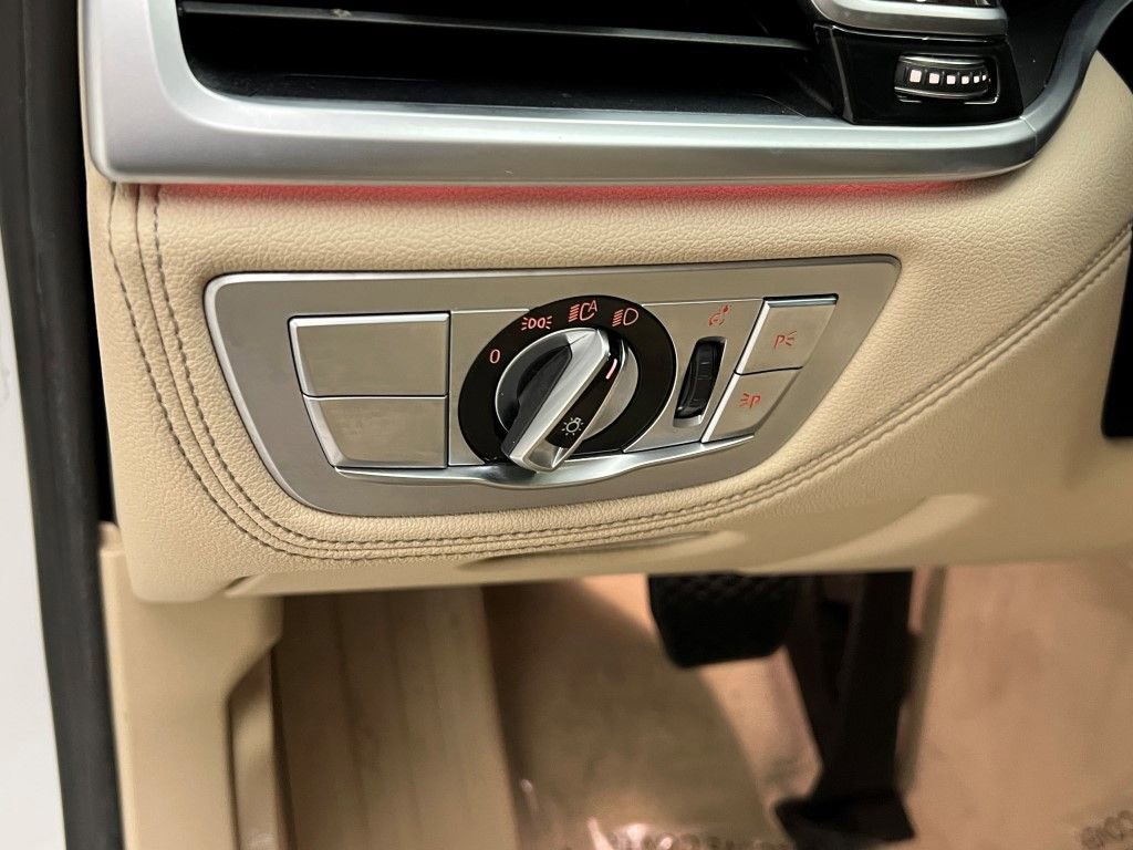 Used 2022 BMW 740i image 33