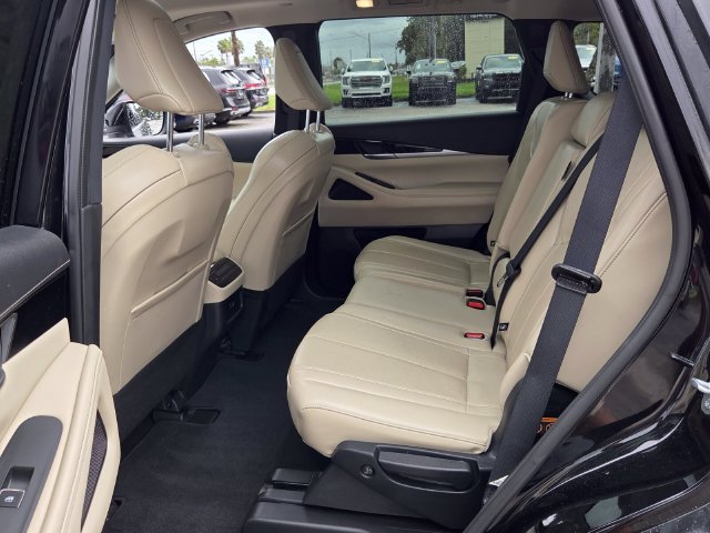 Certified 2025 INFINITI QX60 Pure FWD image 13