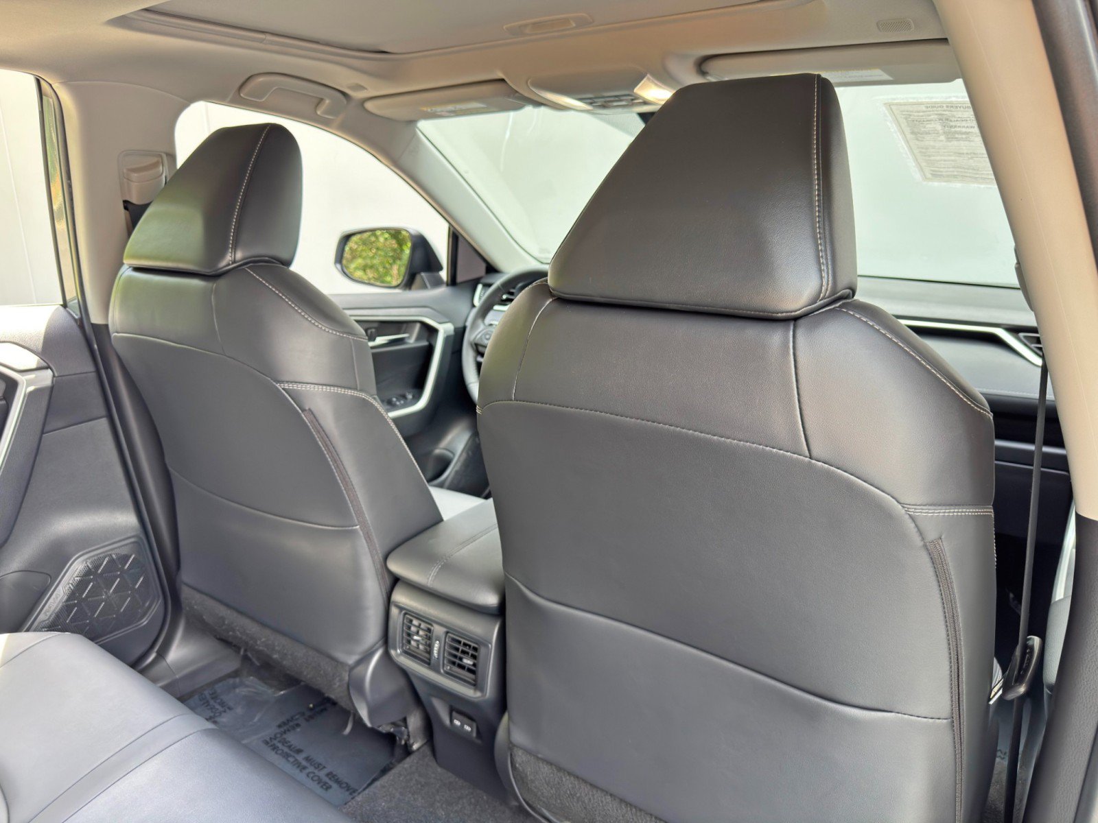 Used 2023 Toyota RAV4 XLE Premium FWD image 35