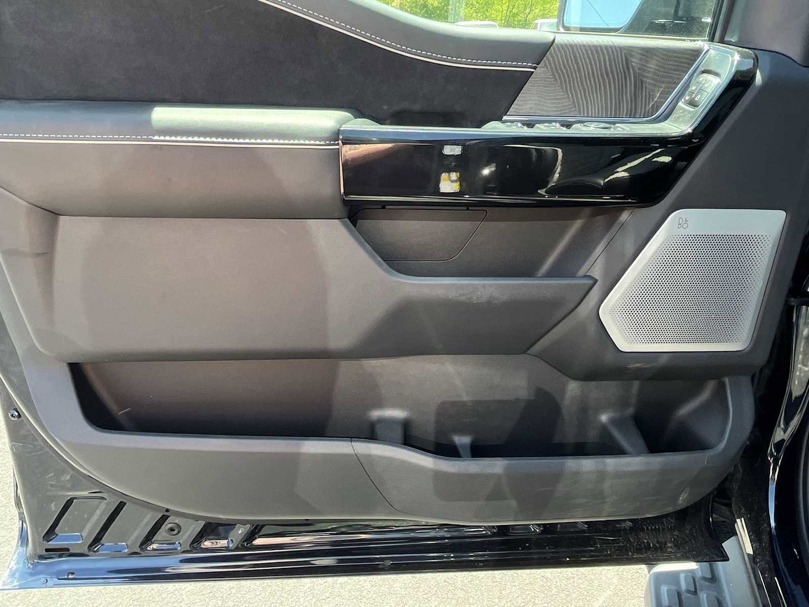 New 2023 Ford F150 Lightning Platinum AWD/4WD image 36