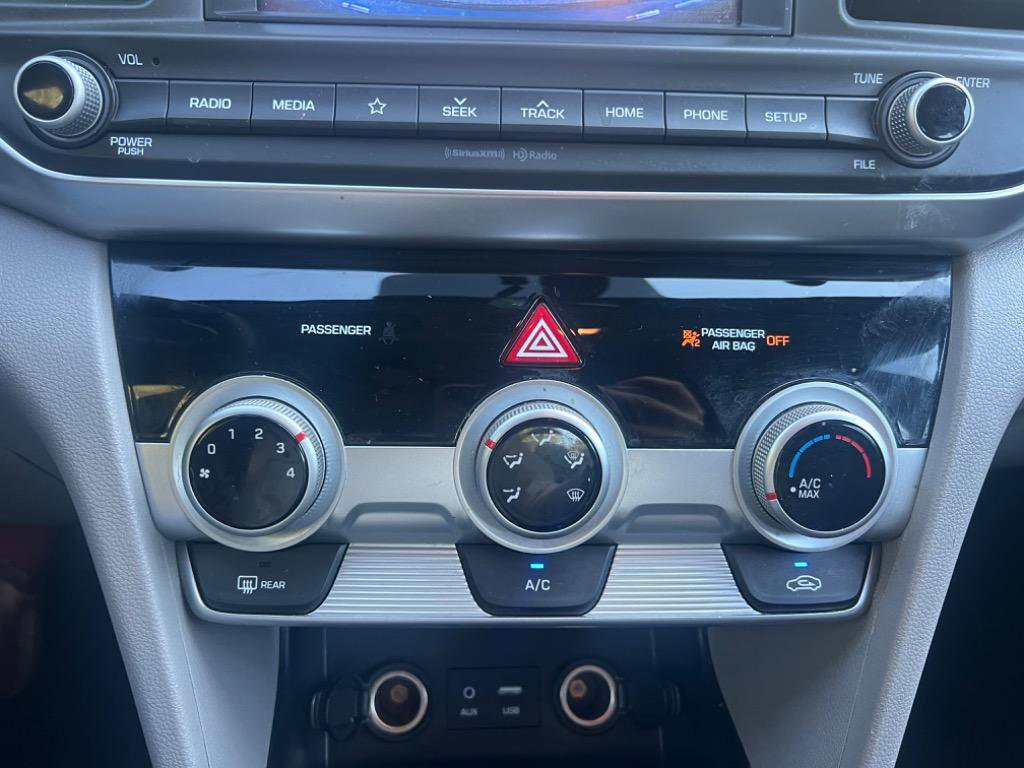Used 2019 Hyundai Elantra SEL image 33