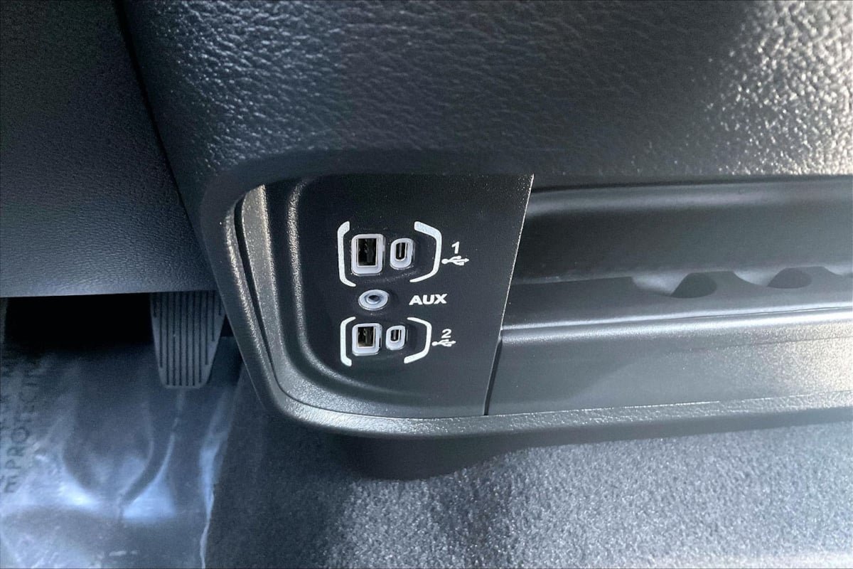 Used 2025 RAM 2500 Big Horn AWD/4WD image 31