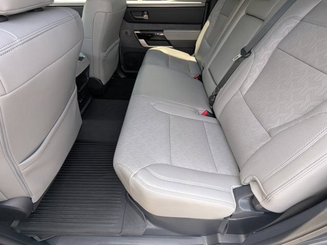 Used 2025 Toyota Tundra Limited AWD/4WD image 17