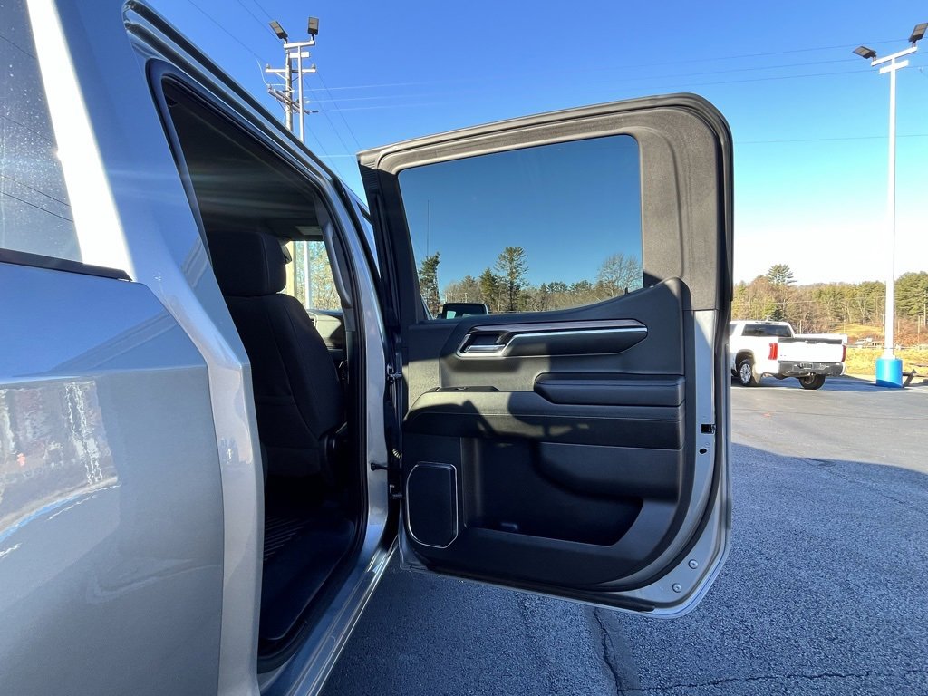 Used 2024 Chevrolet Silverado 1500 LT image 14