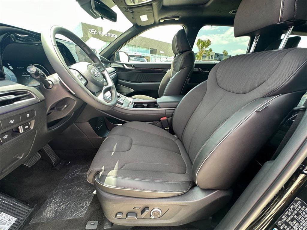 Used 2024 Hyundai Palisade Calligraphy image 30